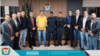 Comandante da PM de Migrantinópolis participa de sessão e reforça a importância da parceria com o poder público.